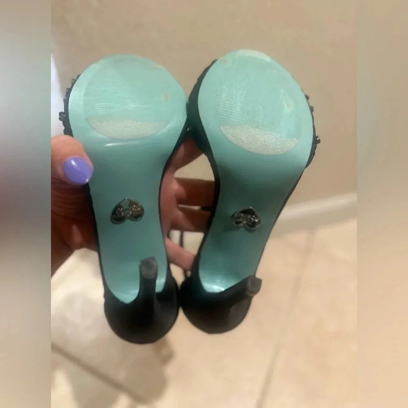 Blue‎ Betsey Johnson Black SB- Holly Heels Satin Beaded T-Strap Heels. Size 8.5 - Picture 14 of 16